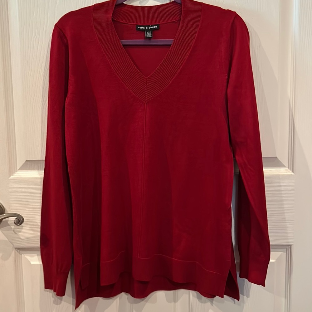 Cable & Gauge Red vneck women’s sweater Large L
